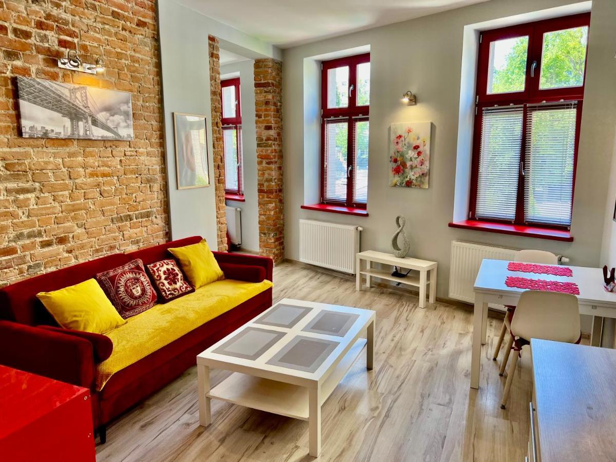 Red&yellow Centrum Apartment *